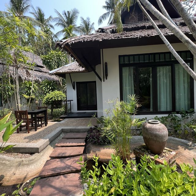 ไร่เลย์ วิลเลจ รีสอร์ต (Railay Village Resort)กระบี