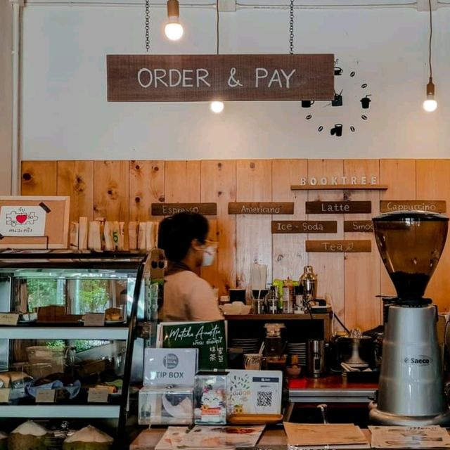 Booktree Library & Café