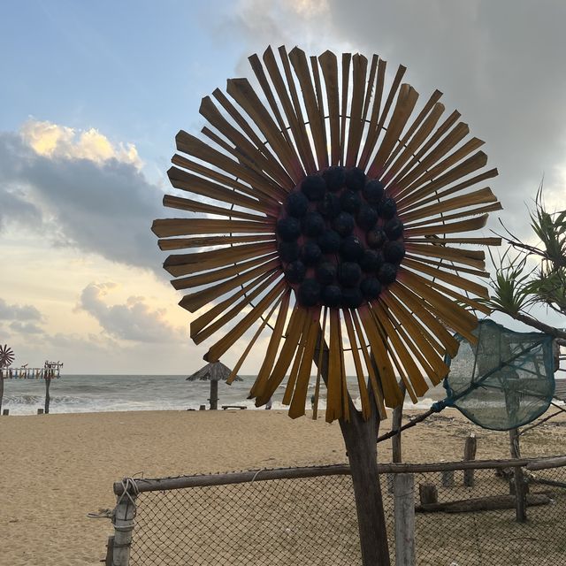 ชายหาดบ้านทอน แหล่งผลิตเรือกอและแห่งเดียวในจังหวัด