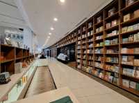 📚 Cozy Up at BookXcess Gurney Paragon