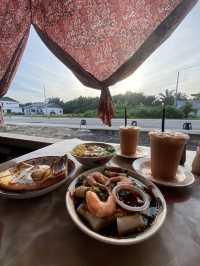 Nostalgic style breakfast @ Warong Che Limah