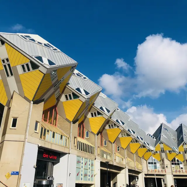 荷蘭🇳🇱鹿特丹 Rotterdam ⬜️🟨可愛立體方塊屋Cube Houses Kijk-Kubus
