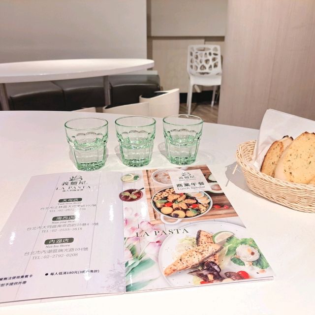 做你喜歡的麵❗️12月的聖誕佳節來吃好吃的義大利麵🍝
