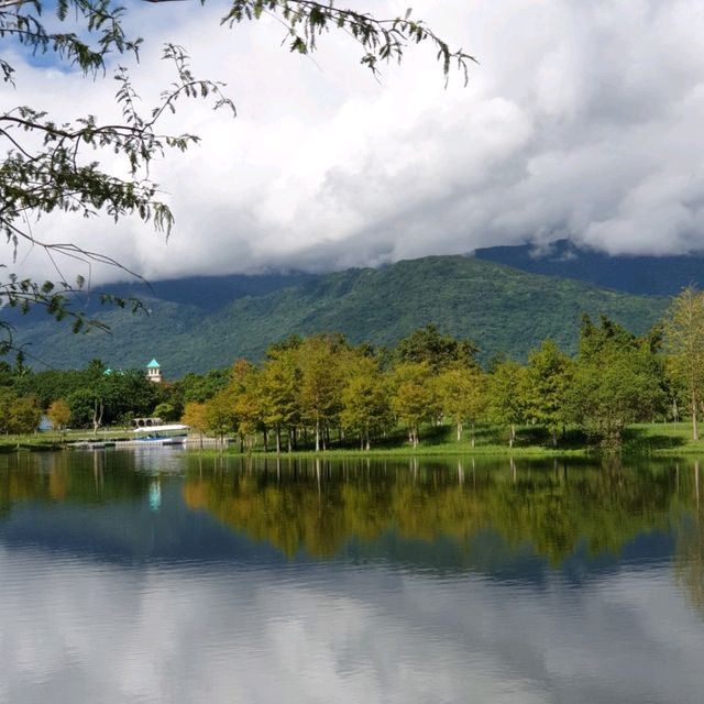 花蓮【童話星巴克】遊湖美景