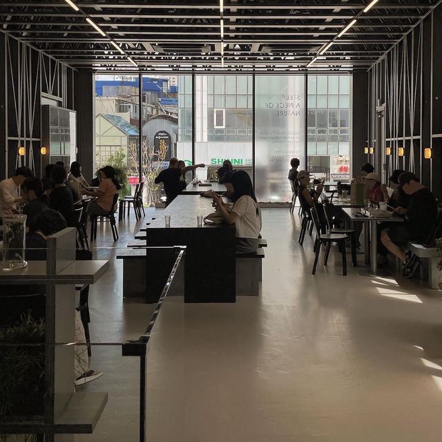 臺北市OsULLOC咖啡店：抹茶和蛋糕美味