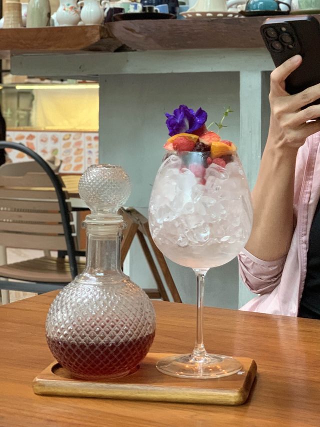 2nd November Cafe | คาเฟ่ลับเขาหล่น นครนายก