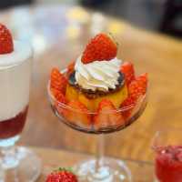 高田馬場Re:s Cafebar & Sweets：草莓甜點盛宴，好看又好吃！