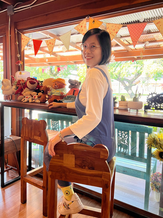 Bear Hug Cafe 