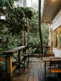 Lusi & Pakan Cafe
