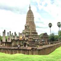 📢 Adventure in Lopburi: Monkey Temples, Historical Ruins, and Cultural Heritage! 🐒🏰 