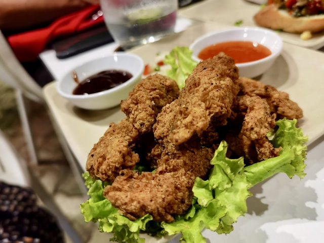 3 Dragons Sports Bar & Restaurant