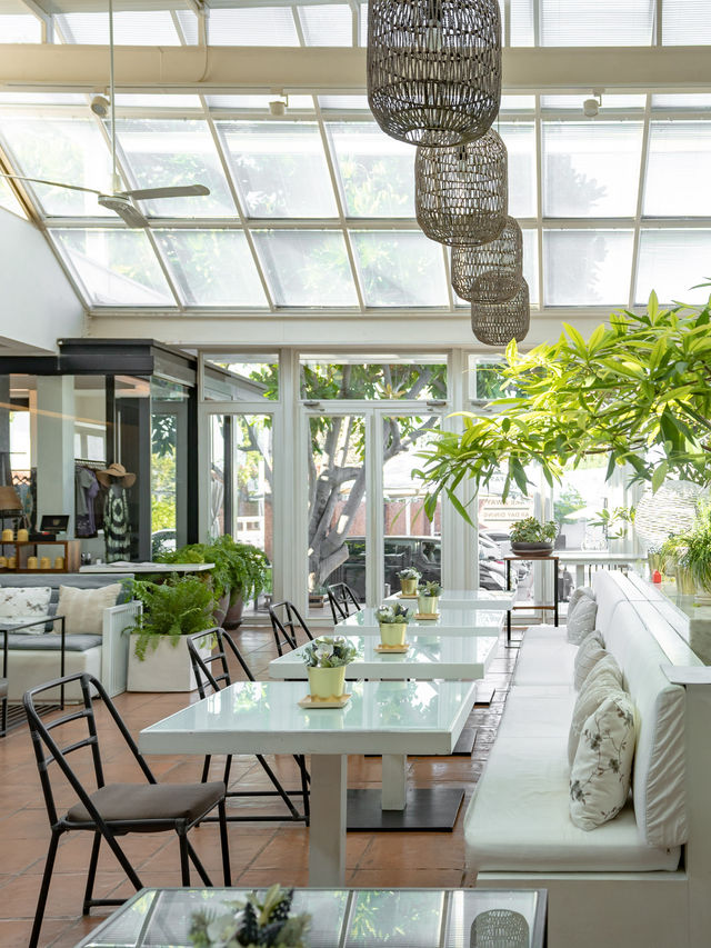 Ob-Oon Patisserie & Boulangerie คาเฟ่มินิมอลหัวหิน