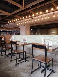 屯門加洲風情餐廳，用傳統烤爐即時製新鮮薄餅