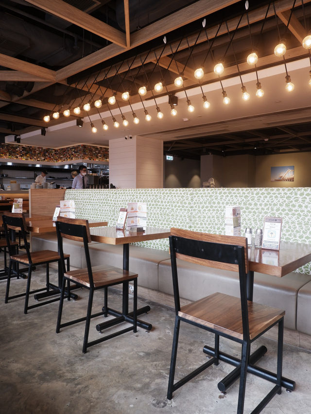屯門加洲風情餐廳，用傳統烤爐即時製新鮮薄餅