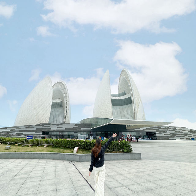 海濱城市｜著名地標巨型貝殼大劇院🐚