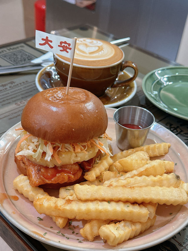 📺懷舊港式茶餐廳新派料理｜大安茶冰廳 (油麻地)