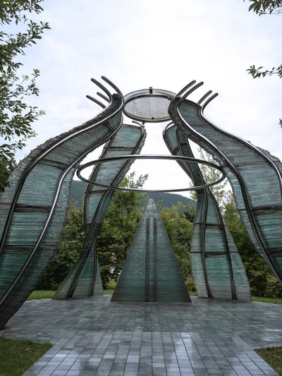 神奈川県/箱根】ステンドグラスが美しい螺旋階段 | Trip.com 箱根