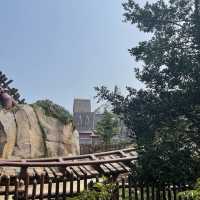 🏰🌟「奇幻之旅：探索香港迪士尼樂園的魔法世界！」🌟🎠