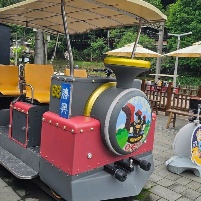 到勝興暢遊鐵道觀光自行車吧！