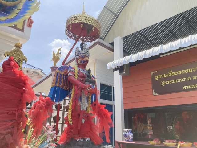 ขอพรเลื่อนต่ำแหน่งงานกับ “องค์ปู่พญาครุฑ”