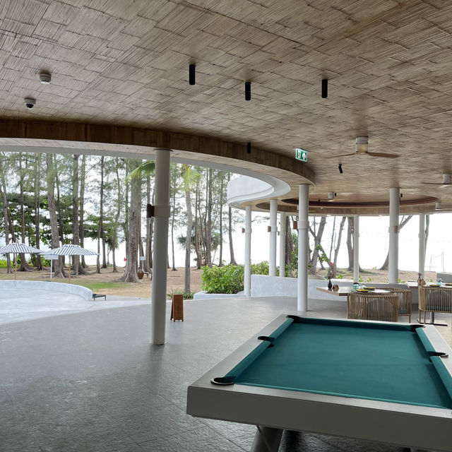 Le Meridien Phuket Mai Khao Beach Resort