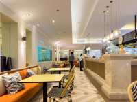 คาเฟ่น่ารักในโรงแรมหรู 