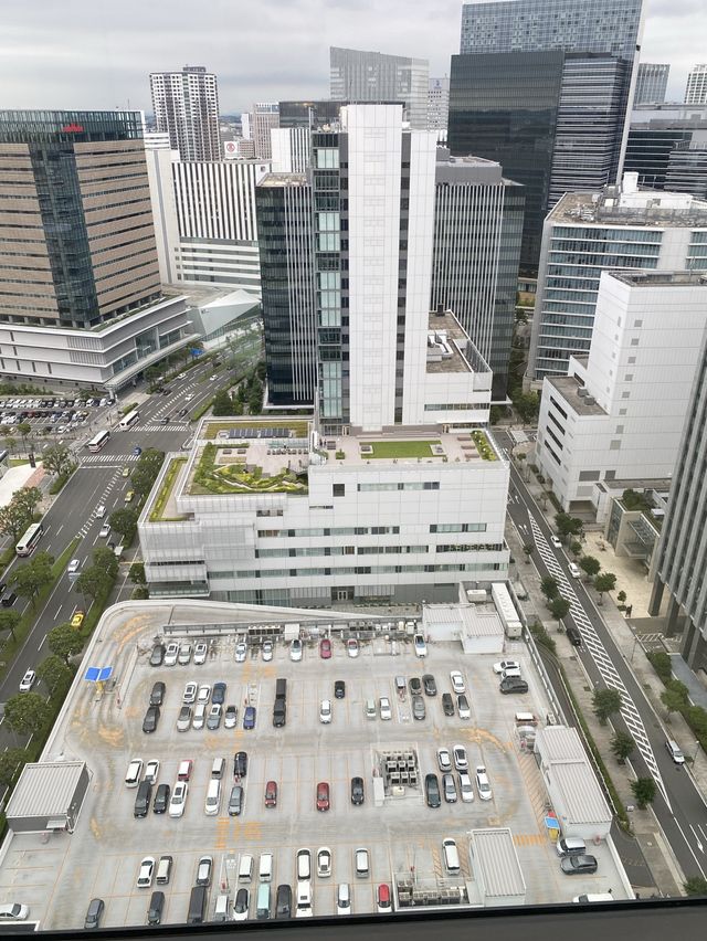 【横浜】開放感あふれるスカイプール