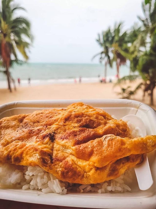 นั่งชิลที่หาดเจ้าสำราญ