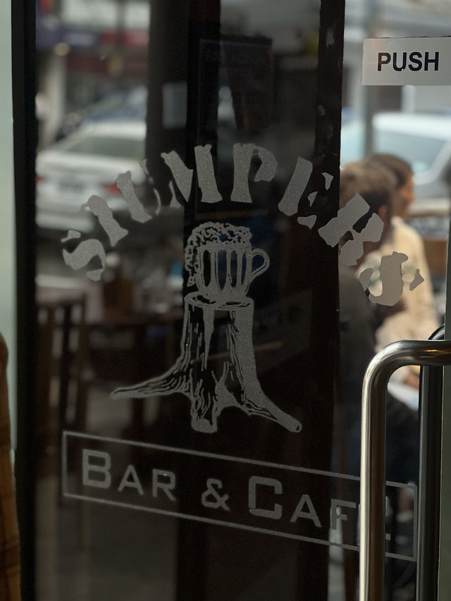 紐西蘭南島 Hokitika當地晚餐的好選擇Stumpers Bar & Cafe
