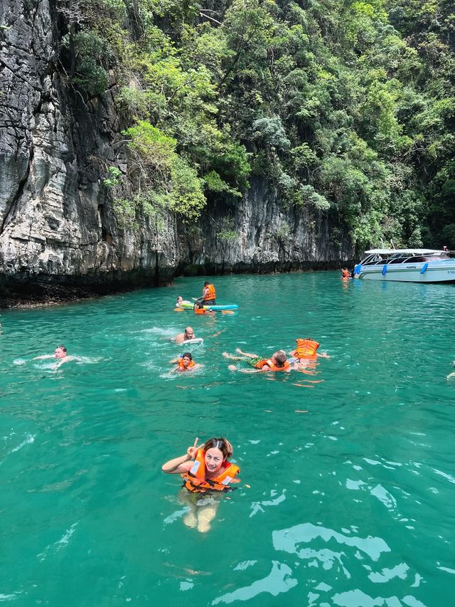 One day tip ทัวร์เกาะพีพี อ่าวมาหยา เกาะไข่🏝️ One day tip ทัวร์เกาะพีพี อ่าวมาหยา เกาะไข่🏝️