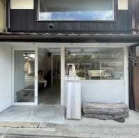 【京都】清水寺の近くにある無機質なドーナツカフェ🍩☕️