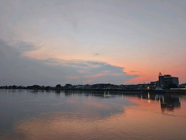 湄南河夕陽