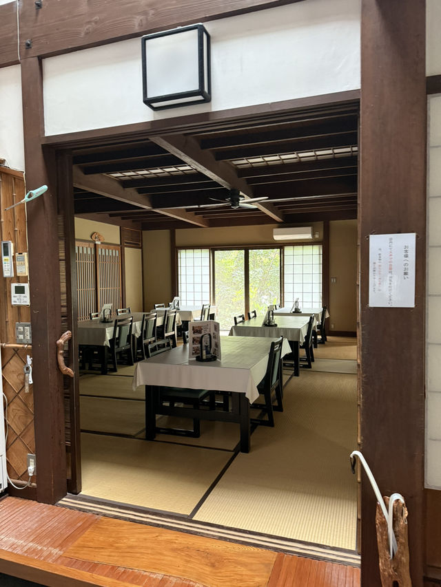 山のなかにポツン！贅沢ランチができるお店