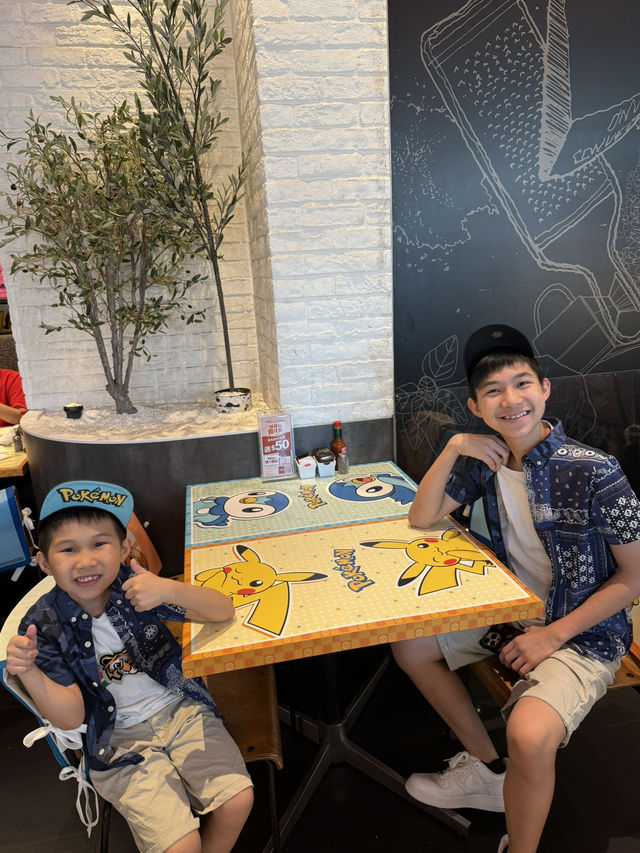 Pizza Hut比卡超主題店
