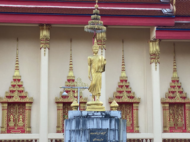 วัดสารวัน วัดสวยในไม้แก่น