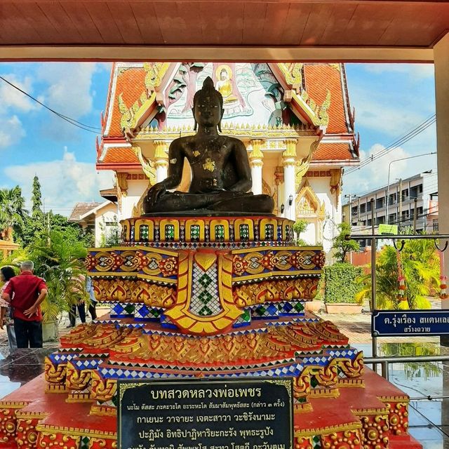 พระเนื้อสำริดองค์ใหญ่และสมบูรณ์ที่สุดของไทย