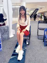 愛上運動後會多咗留意運動鞋嘅舒適度 SKECHERS 全新 Hands Free Slip-ins® 系列 既輕便又舒適，無論做運動定平時出街都啱襯 Slip-ins®嘅設計喺易穿唔易甩，解放雙手 一