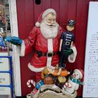 たくさんのサンタクロース！「天神クリスマスマーケット」