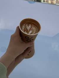 แวะจิบกาแฟชั้น 55 %Arabica สาขาที่สูงที่สุด