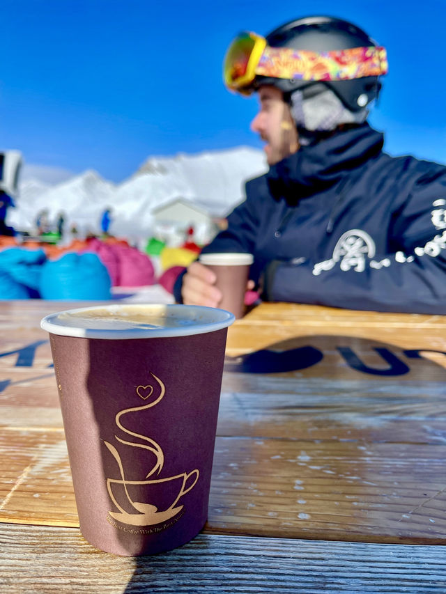 A Cup of Coffee with Stunning View ⛷️🏔️
