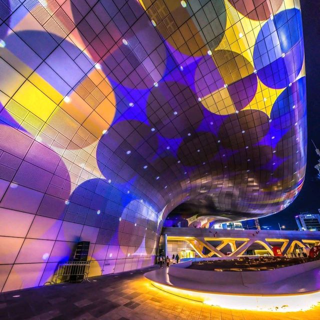 Dongdaemun Design Plaza Winter Light Festival