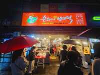 A popular snack shop at Dongdaemun Traditional Market, Soonhuinae Bindaedddeok