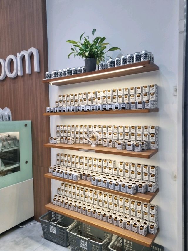 다양한 원두와 티를 즐길 수 있는  Bloom