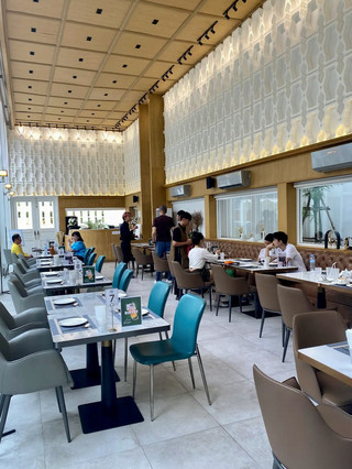 ร้านอาหารและคาเฟ่ไวท์ไลน์
