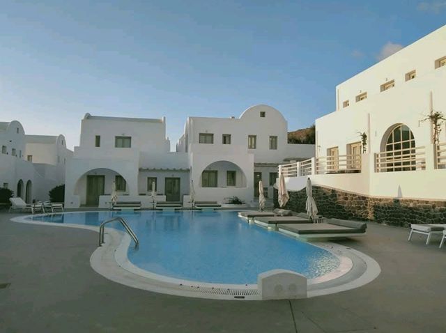 Costa Grand Santorini 純白色的愛琴海度假村酒店