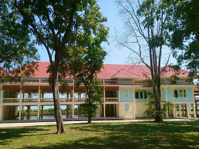 พระราชนิเวศน์มฤคทายวัน