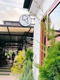 คาเฟ่ไอศกรีมโฮมเมด รสชาติเยอะ อร่อยๆ ที่ฉะเชิงเทรา