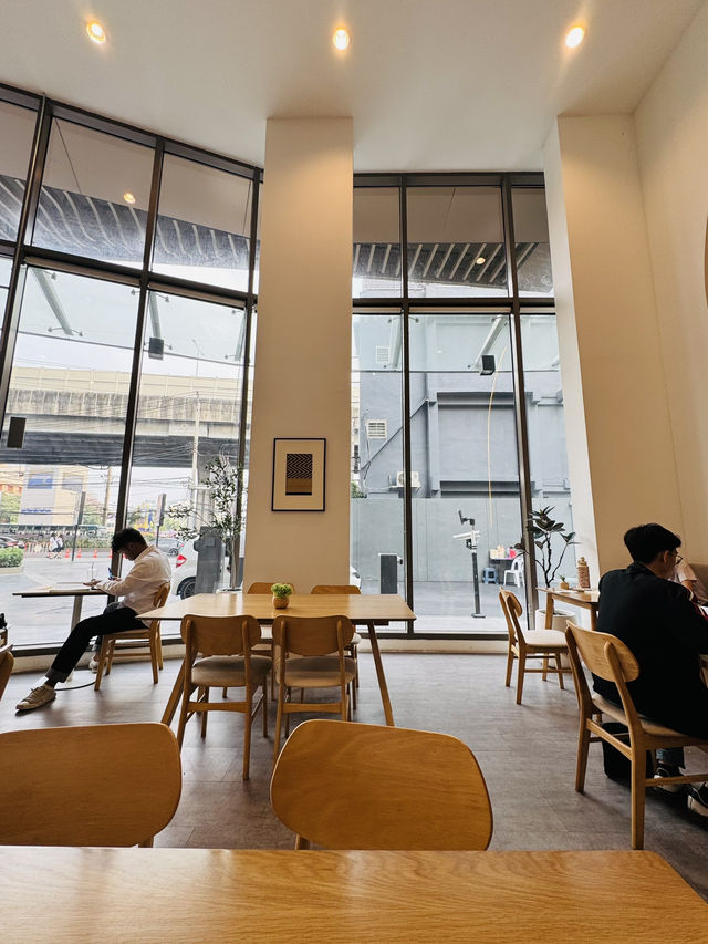 บ้านไร่กาแฟ คาเฟ่ชิลทำงาน ย่านรามคำแหง