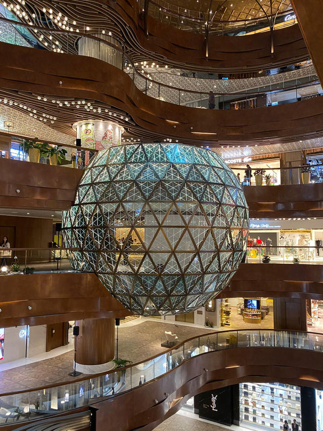 Beautiful elegant art mall 