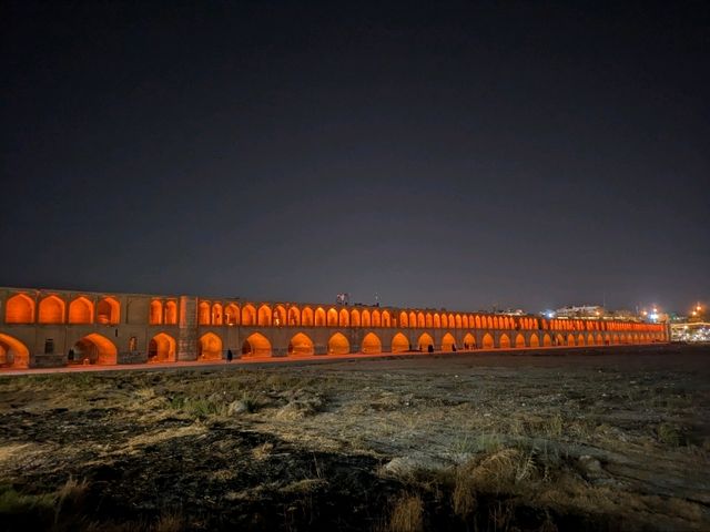 スィーオセ橋